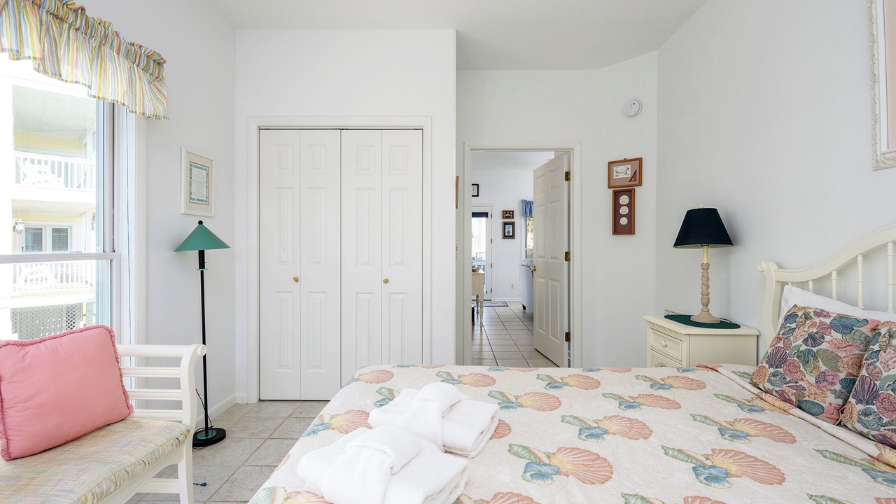 Photo of Bedroom in Oceanmarsh Subdivision