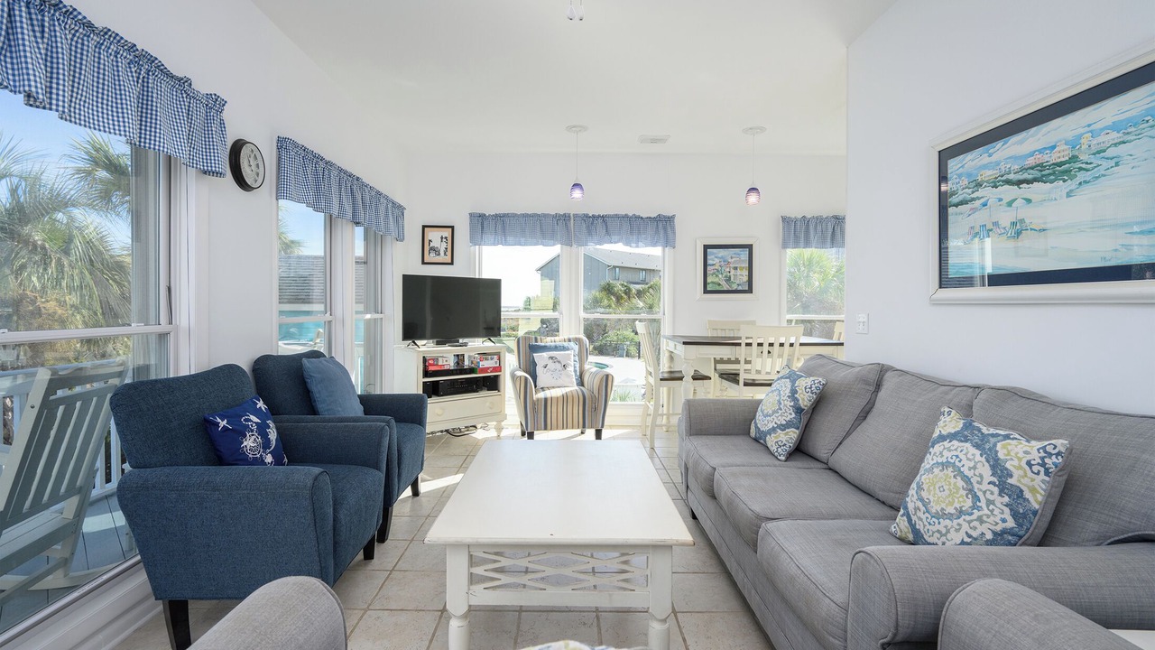 Photo of Livingroom in Oceanmarsh Subdivision