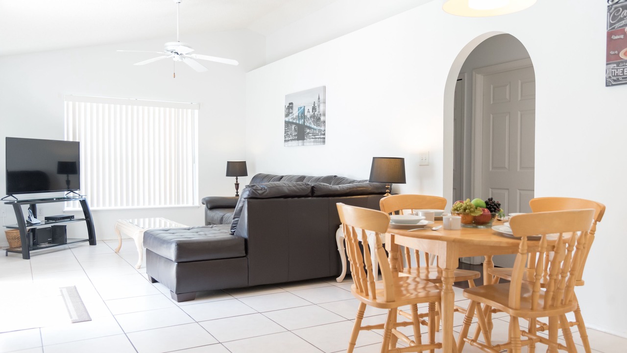 Photo of Livingroom in Sunridge Woods