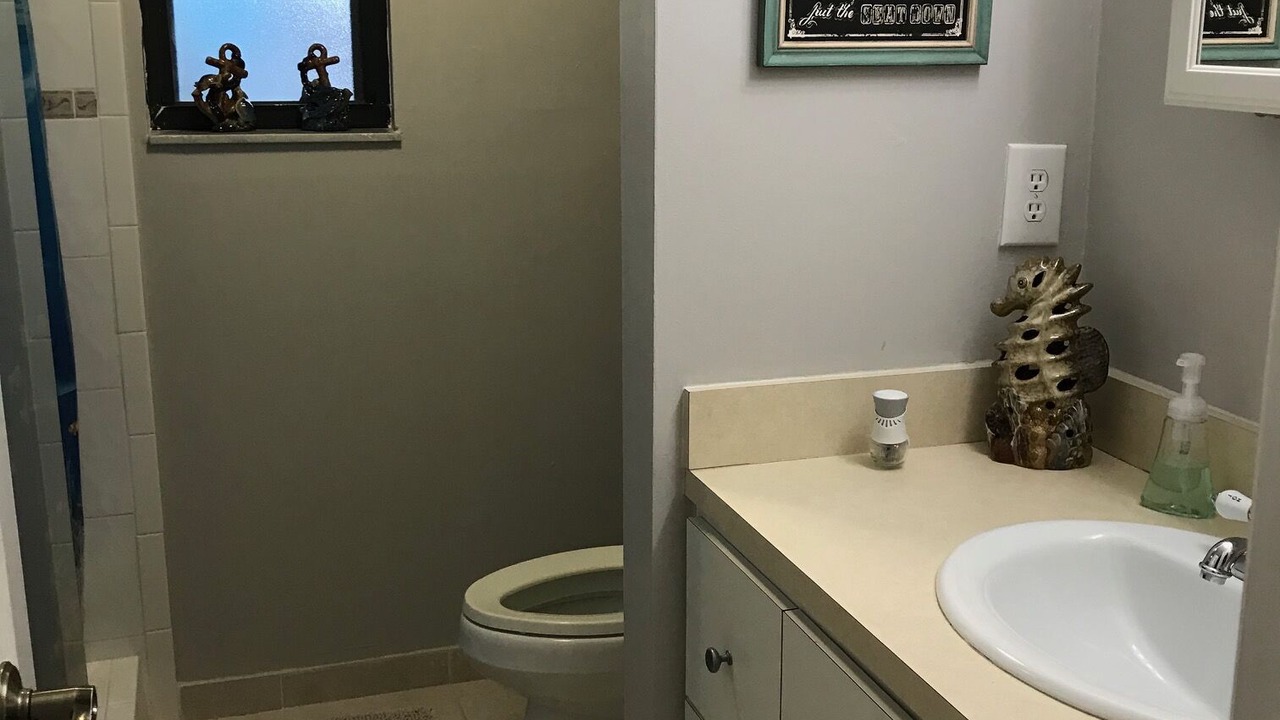 Photo of Bathroom in Blue Waters