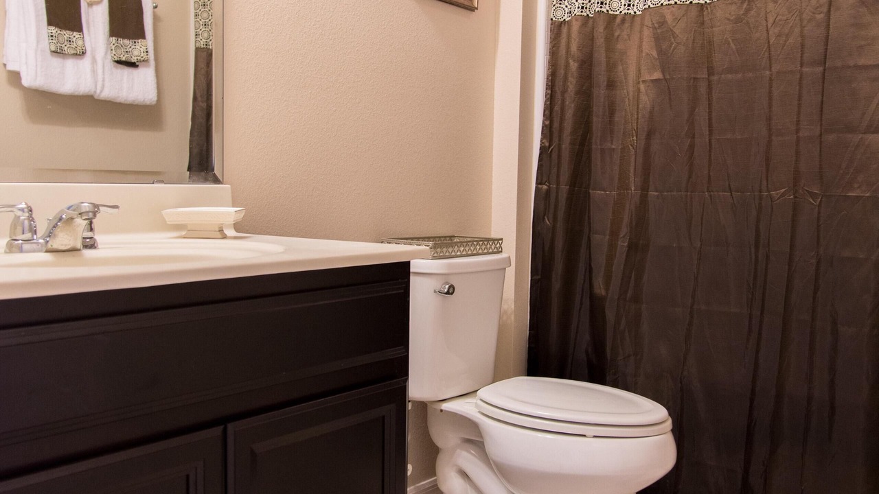 Photo of Bathroom in Trafalgar Village