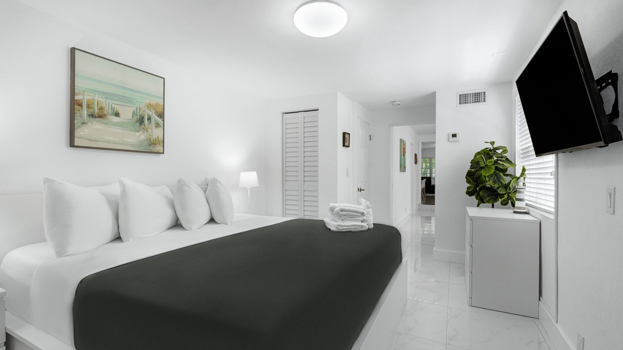 Photo of Bedroom in Royal Poinciana