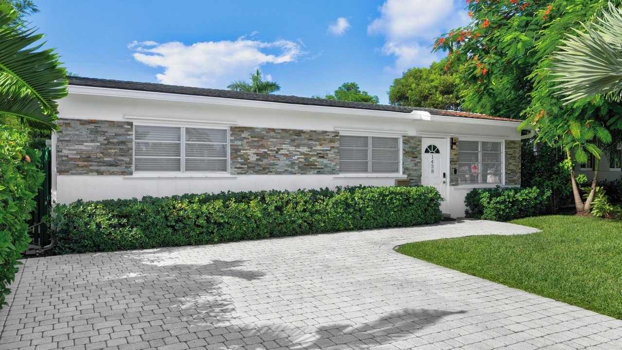 Photo of Outdoor in Royal Poinciana