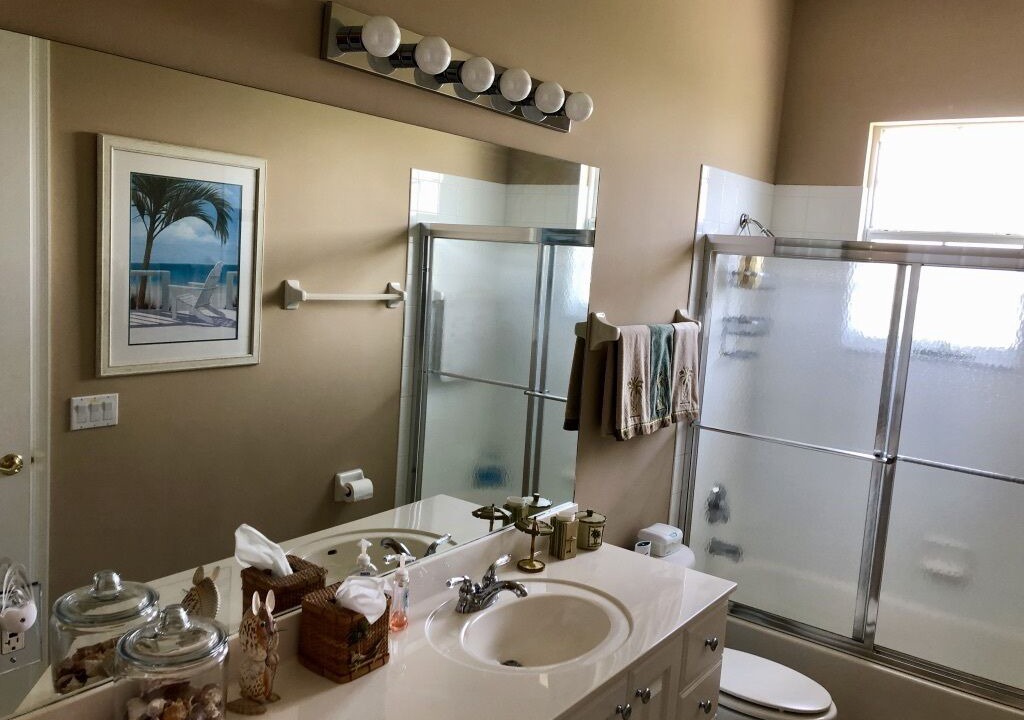 Photo of Bathroom in Naples