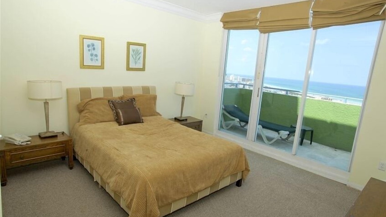 Photo of Bedroom in South Pointe