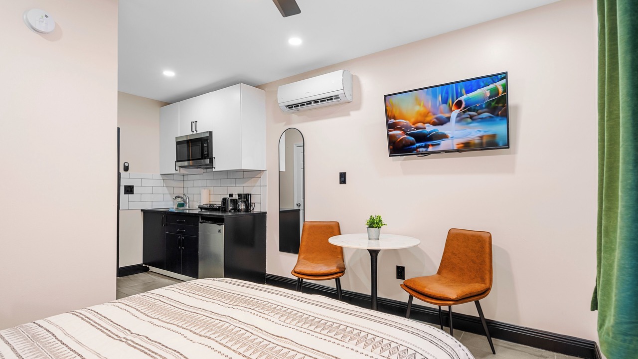 Photo of Bedroom in West Avenue