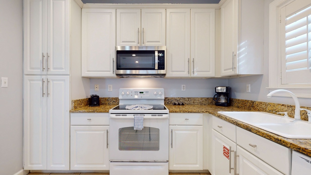Photo of Kitchen in Emerald Waters Village