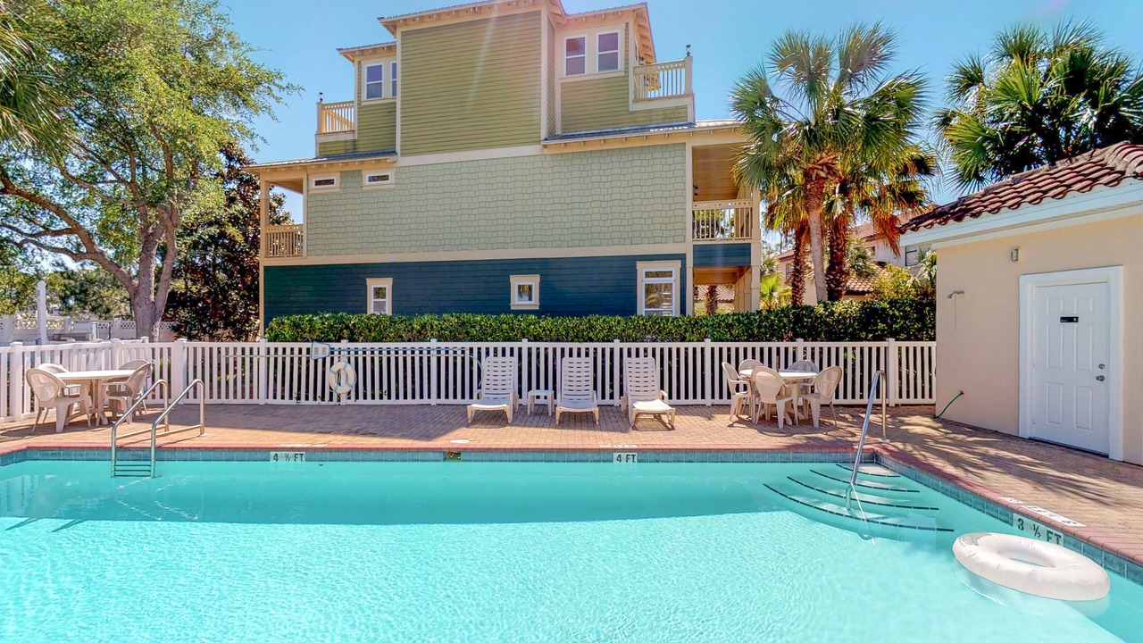 Photo of Outdoor in Emerald Waters Village