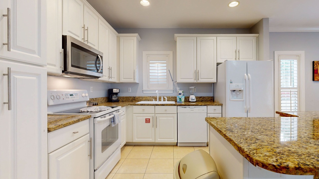 Photo of Kitchen in Emerald Waters Village