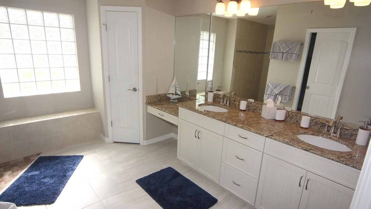 Photo of Bathroom in Long Meadow