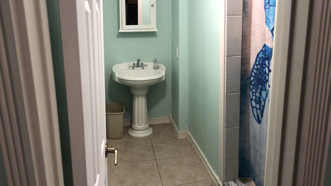 Photo of Bathroom in Cudjoe Gardens