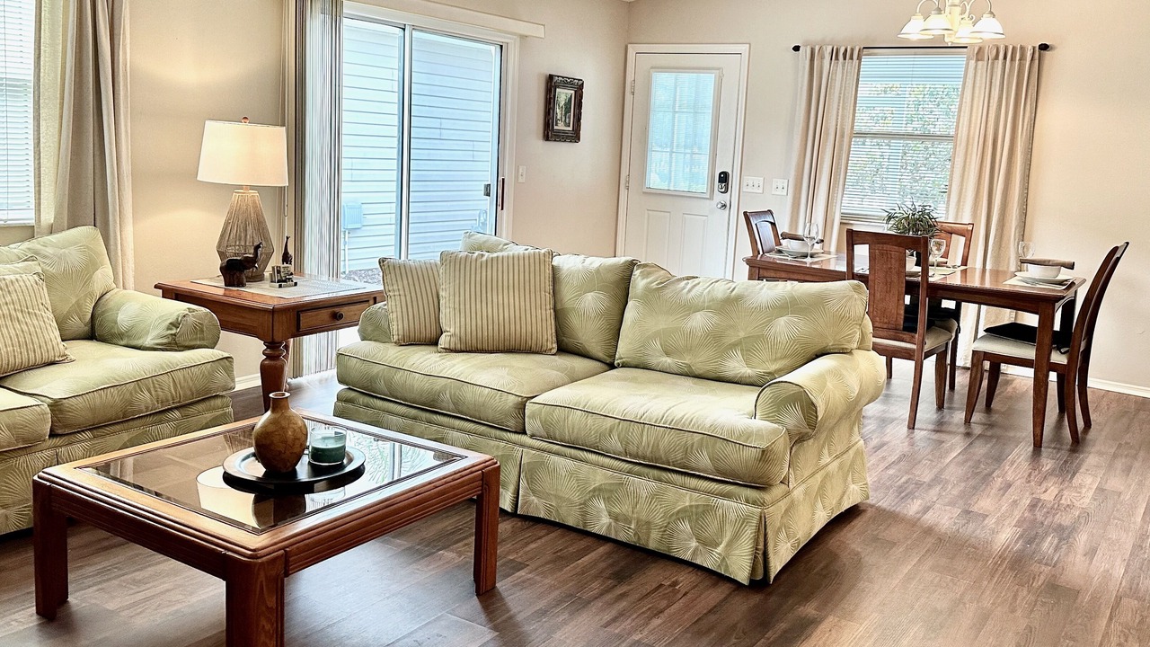 Photo of Livingroom in Mallory Square