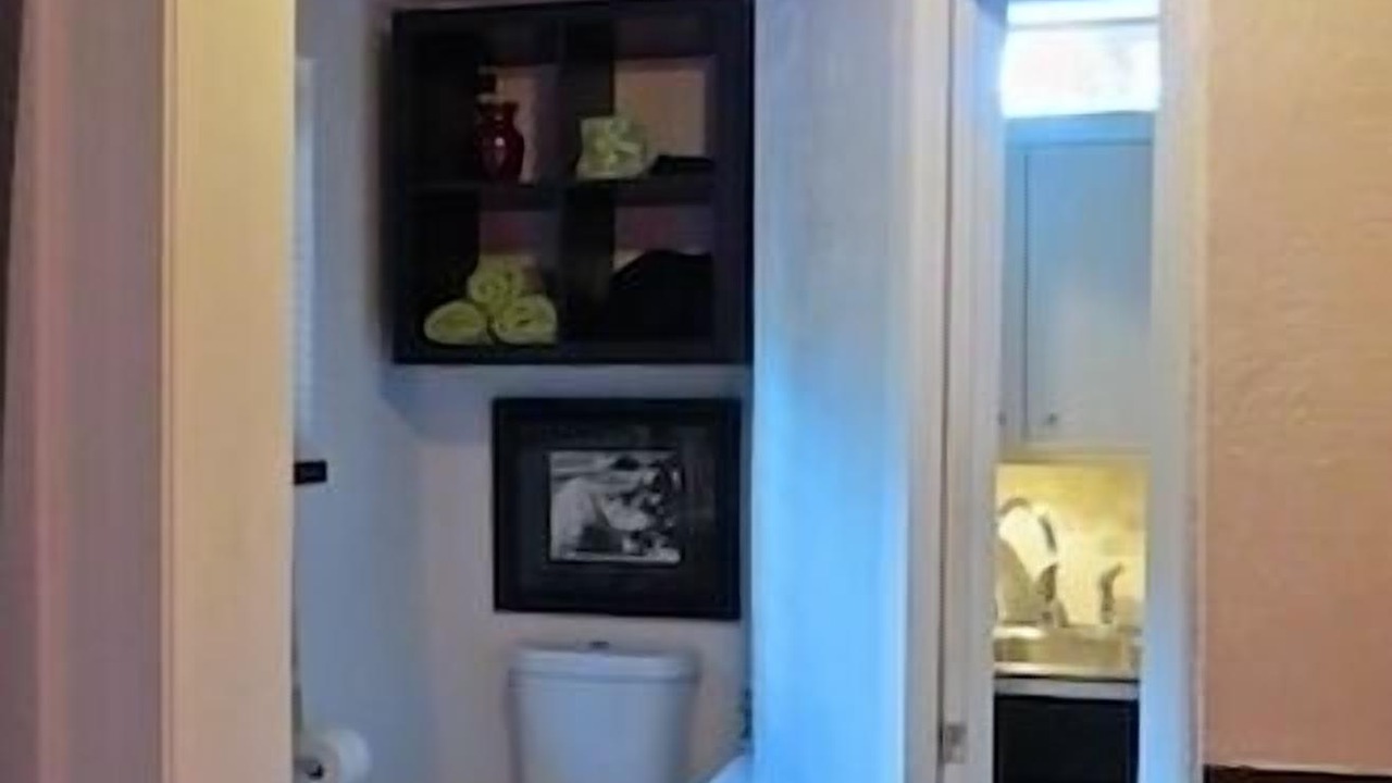 Photo of Bathroom in Governor's Walk
