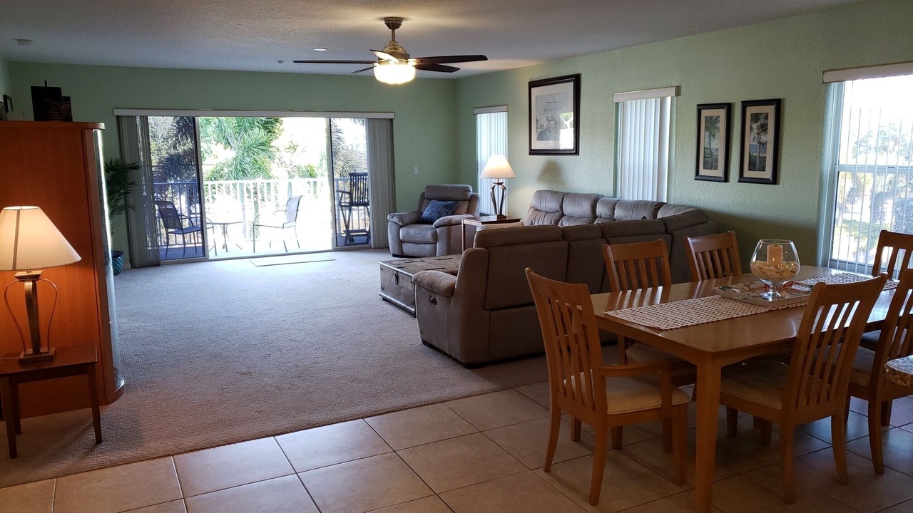 Photo of Livingroom in Independence Square