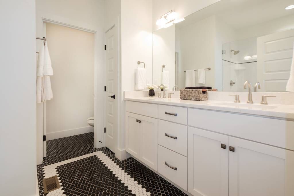Photo of Bathroom in Midtown