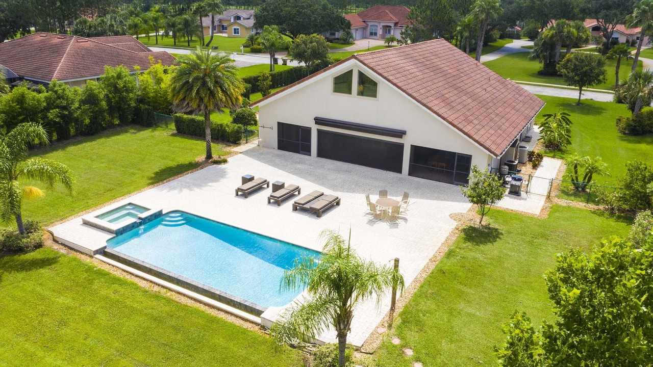 Photo of Outdoor in Groveland