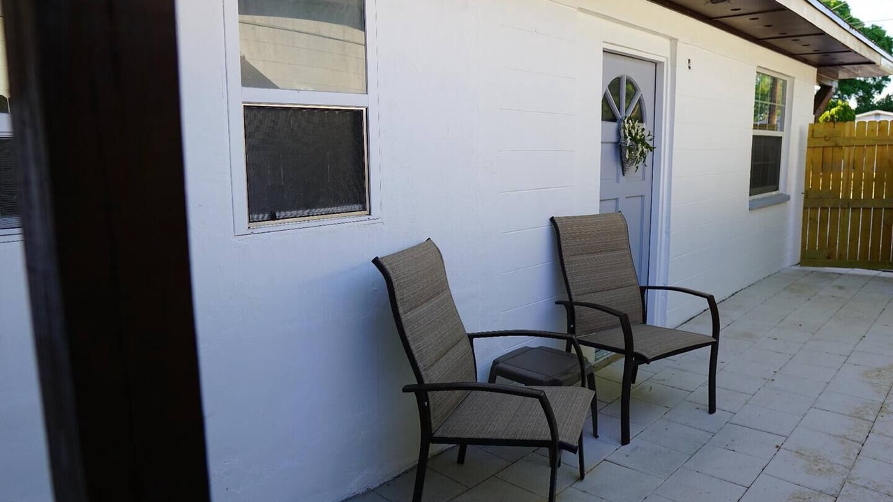 Photo of Patio Balcony in Carver City - Lincoln Gardens