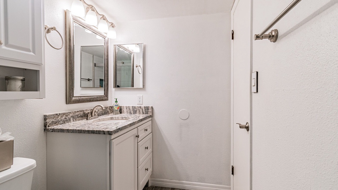 Photo of Bathroom in Courier City - Oscawana