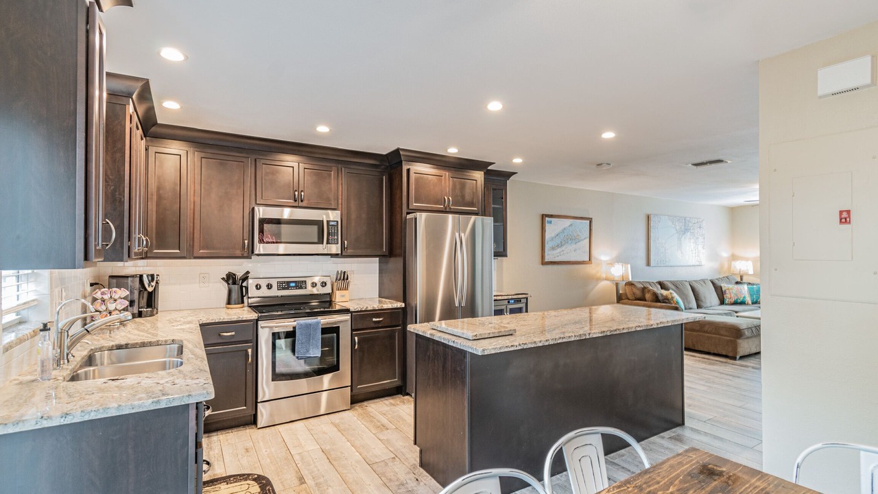 Photo of Kitchen in Courier City - Oscawana