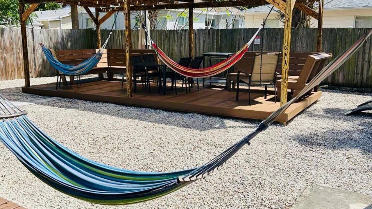 Photo of Patio Balcony in Carver City - Lincoln Gardens