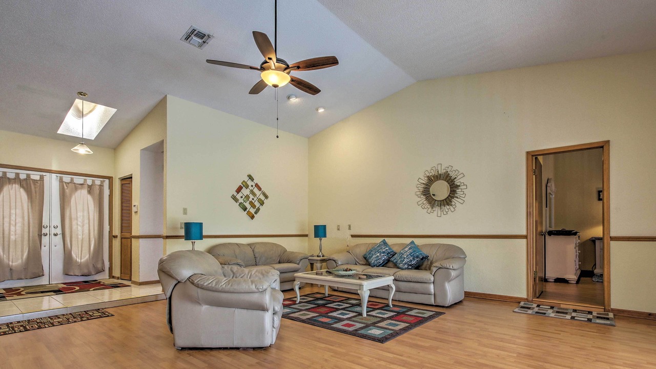 Photo of Livingroom in Spring Hill