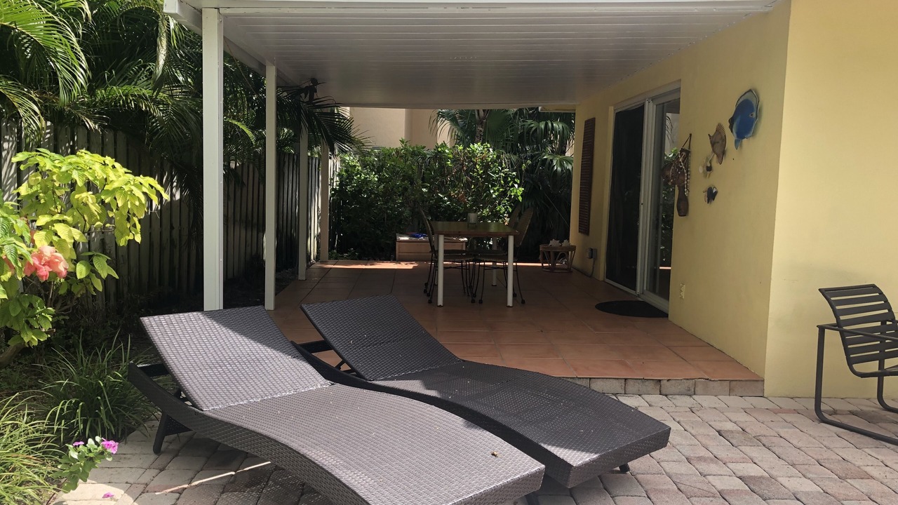 Photo of Patio Balcony in Lauderdale-by-the-Sea
