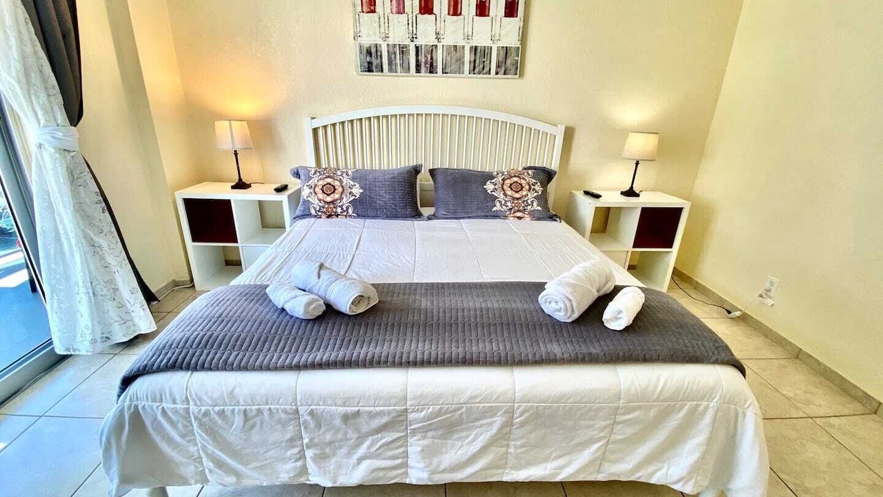 Photo of Bedroom in Golden Beach