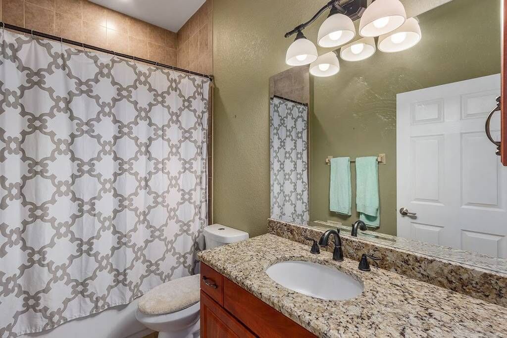 Photo of Bathroom in Trafalgar