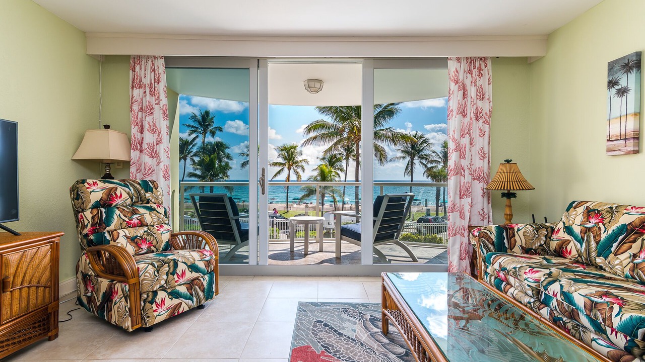 Photo of Livingroom in Deerfield Beach