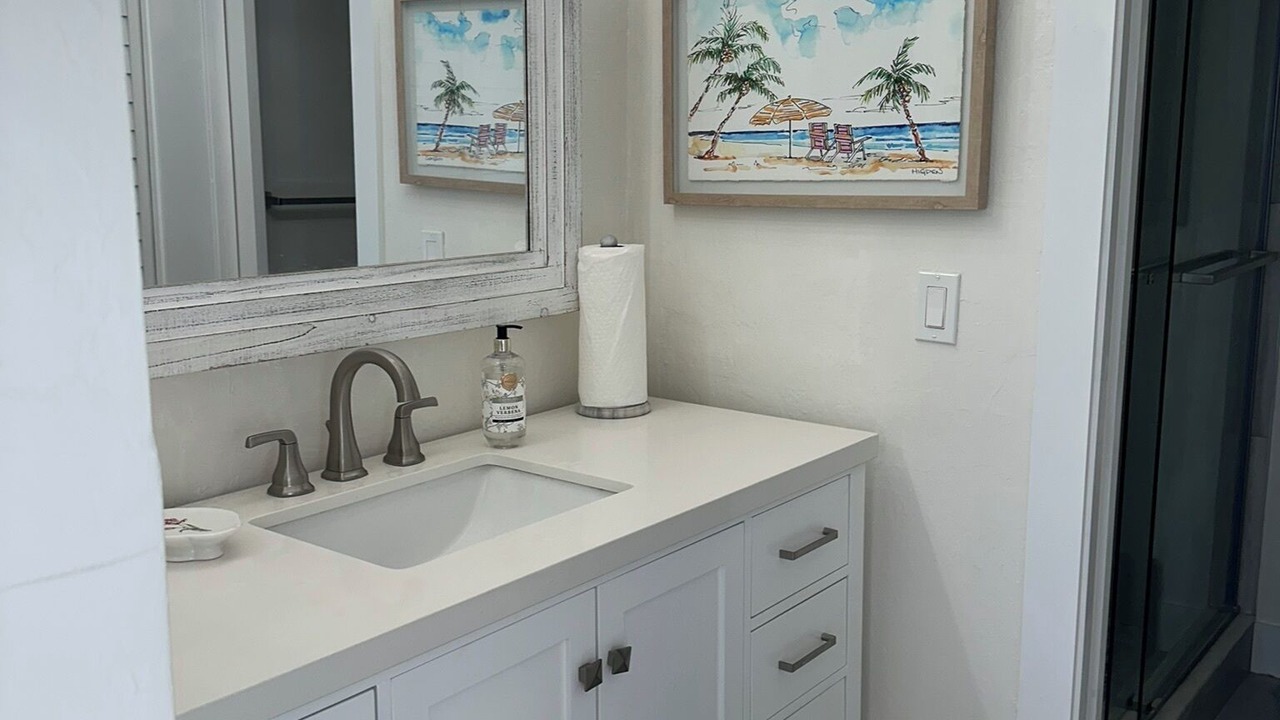Photo of Bathroom in Mid Island