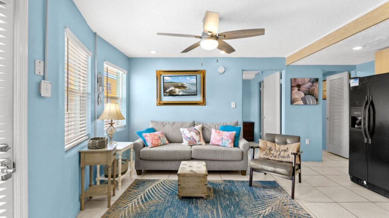 Photo of Livingroom in North Redington Beach
