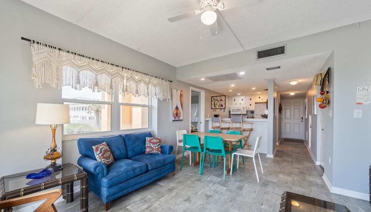 Photo of Livingroom in Butler Beach