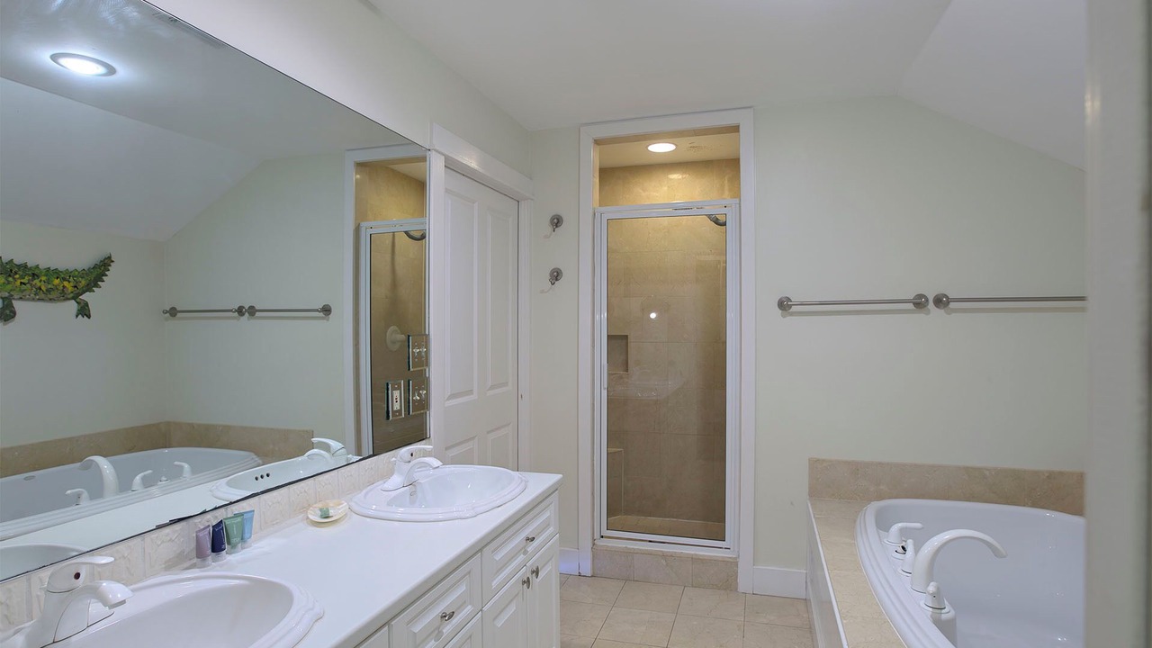 Photo of Bathroom in Gulf Trace