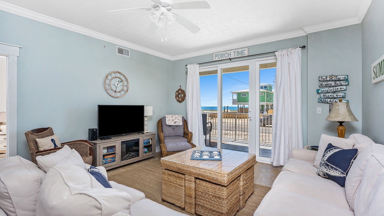 Photo of Livingroom in Mexico Beach