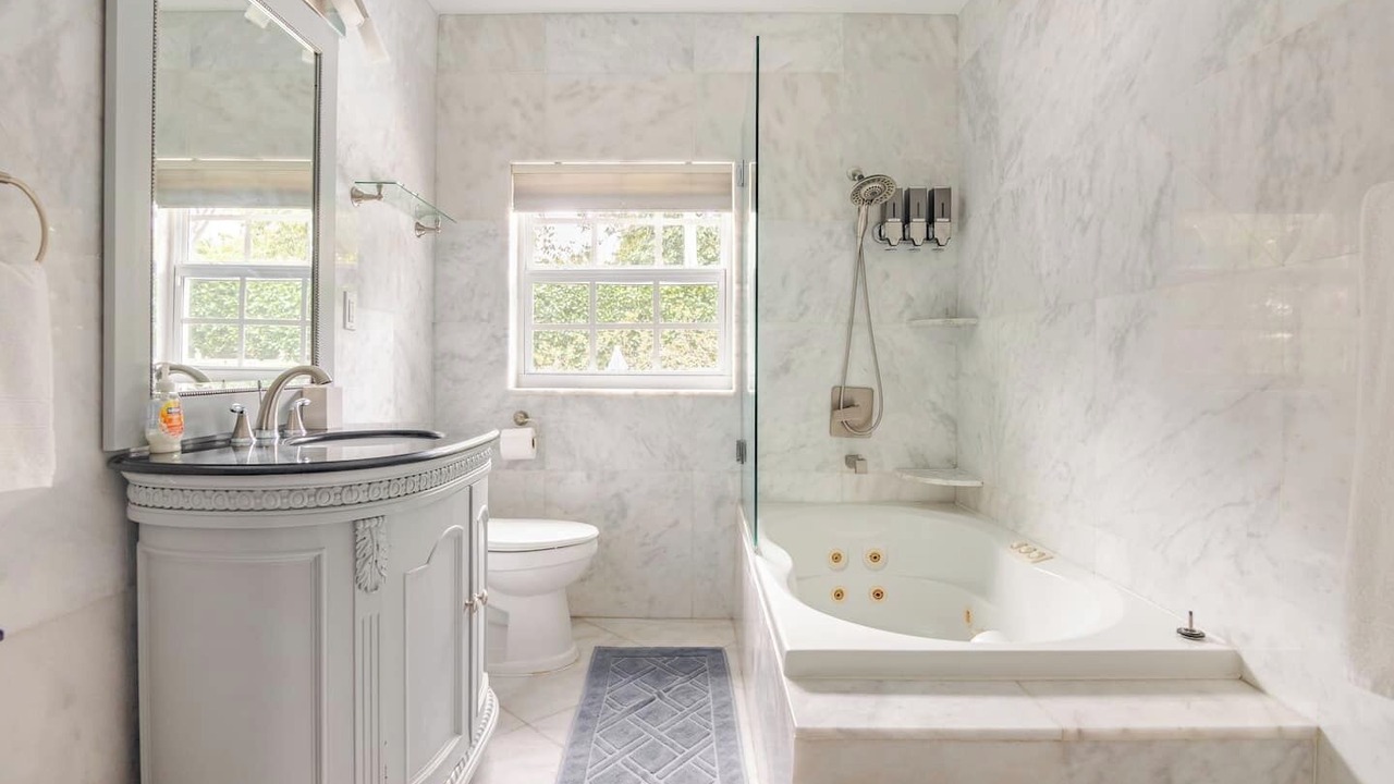 Photo of Bathroom in South Lake