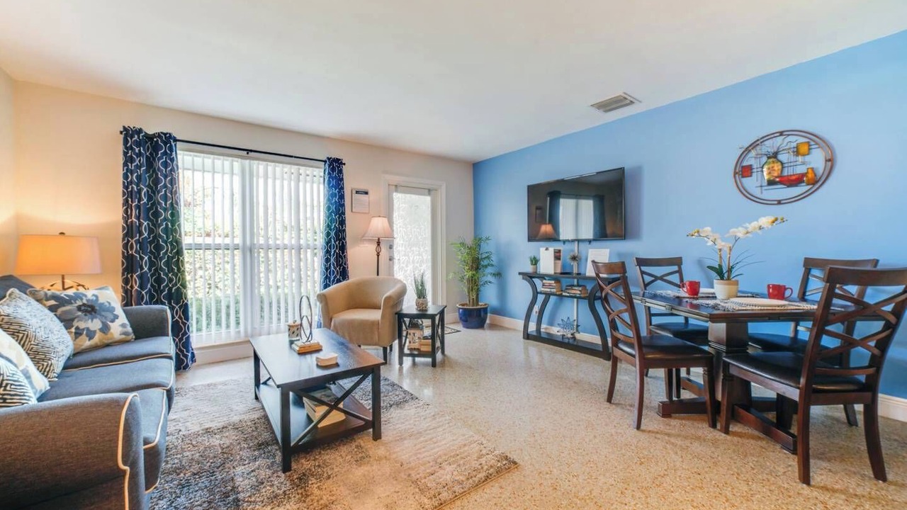 Photo of Livingroom in Poinsettia Heights