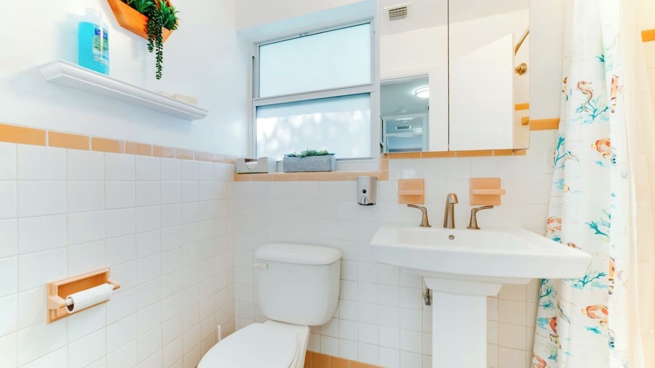 Photo of Bathroom in Poinsettia Heights
