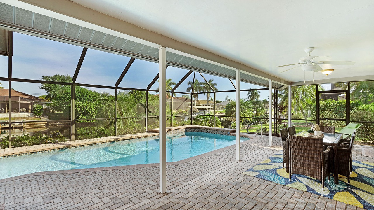 Photo of Outdoor in Pelican