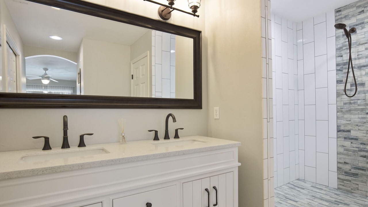 Photo of Bathroom in Trafalgar