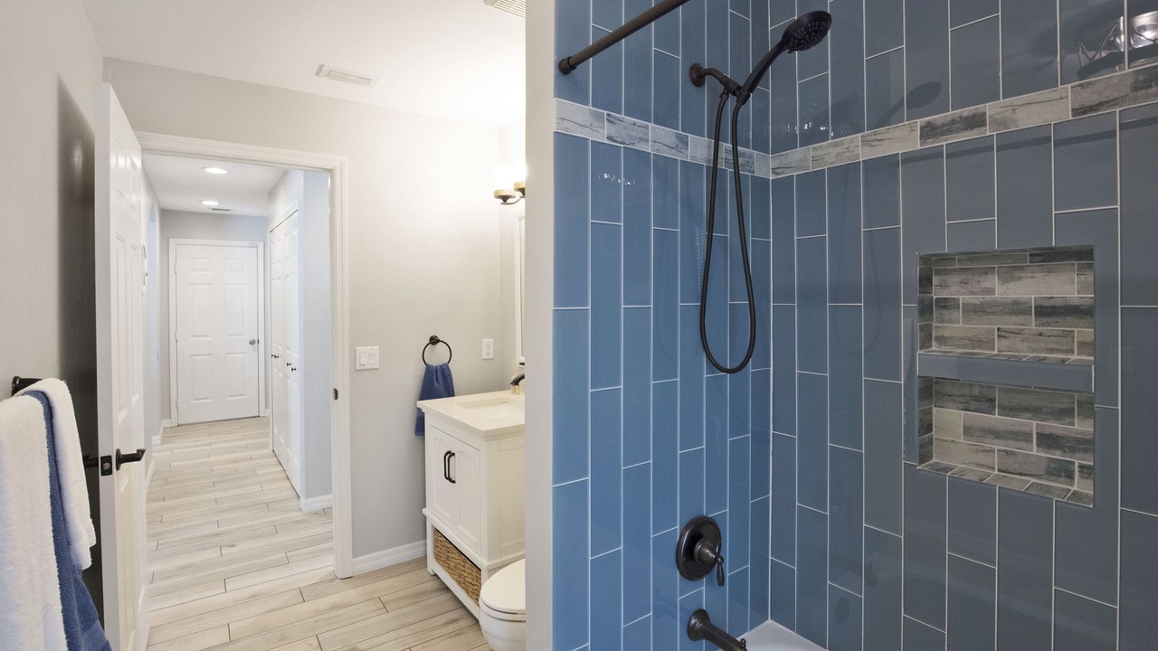 Photo of Bathroom in Trafalgar