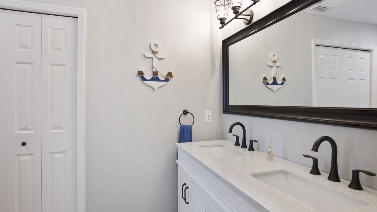 Photo of Bathroom in Trafalgar