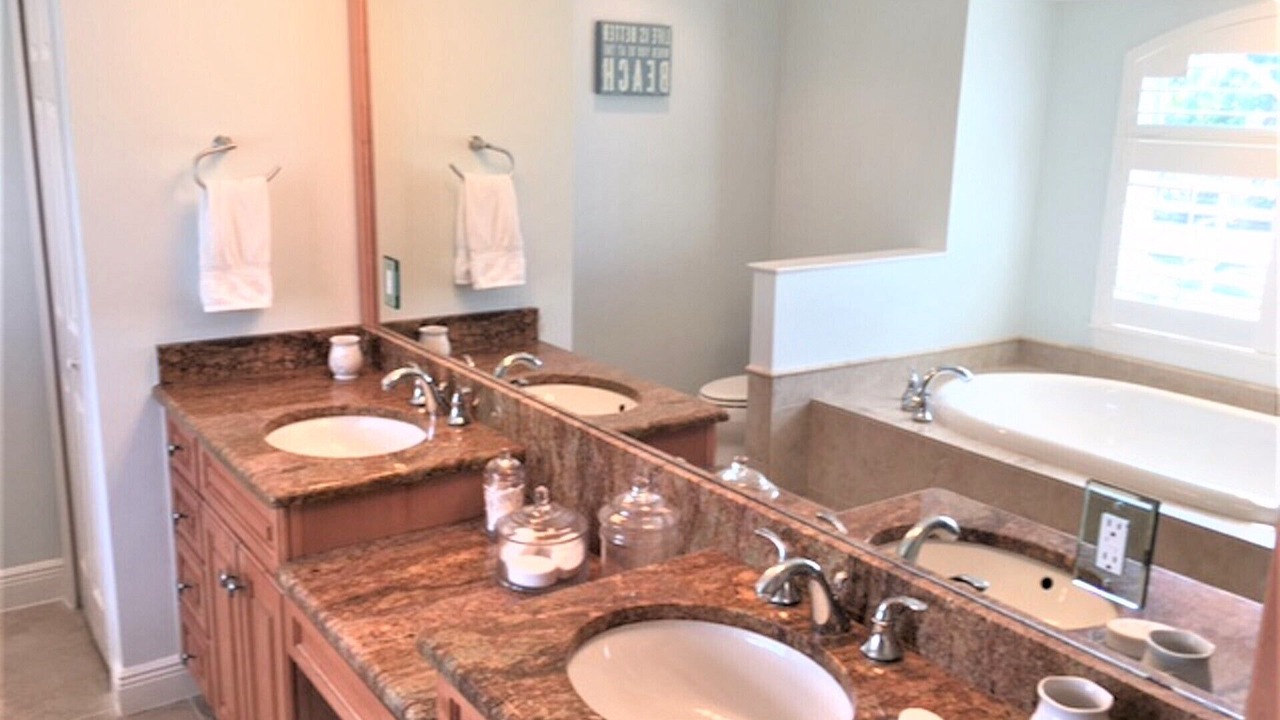 Photo of Bathroom in Beachview Country Club Estates