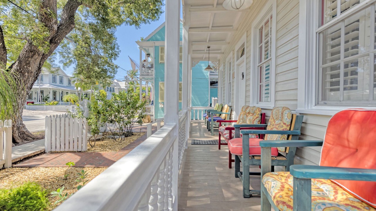 Photo of Outdoor in Uptown - Upper Duval