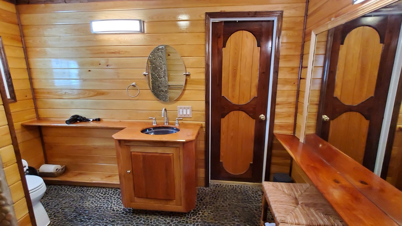 Photo of Bathroom in Uptown - Upper Duval