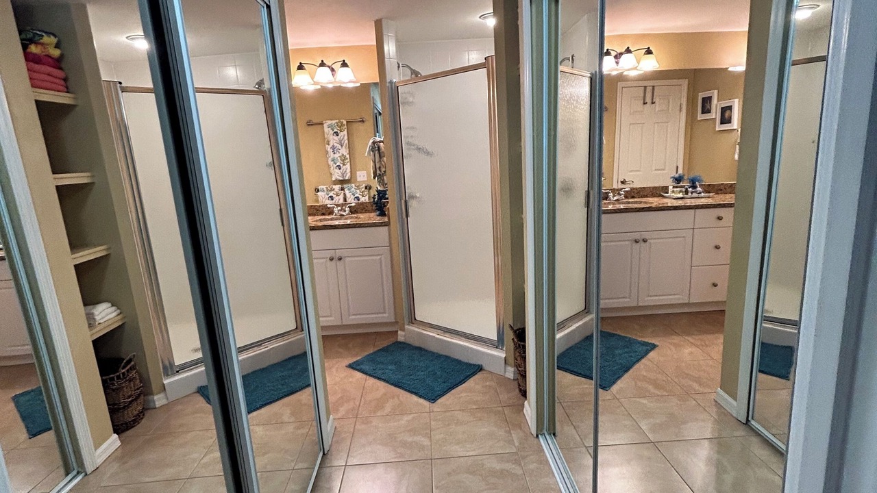 Photo of Bathroom in Suwannee