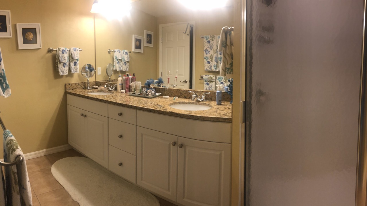 Photo of Bathroom in Suwannee