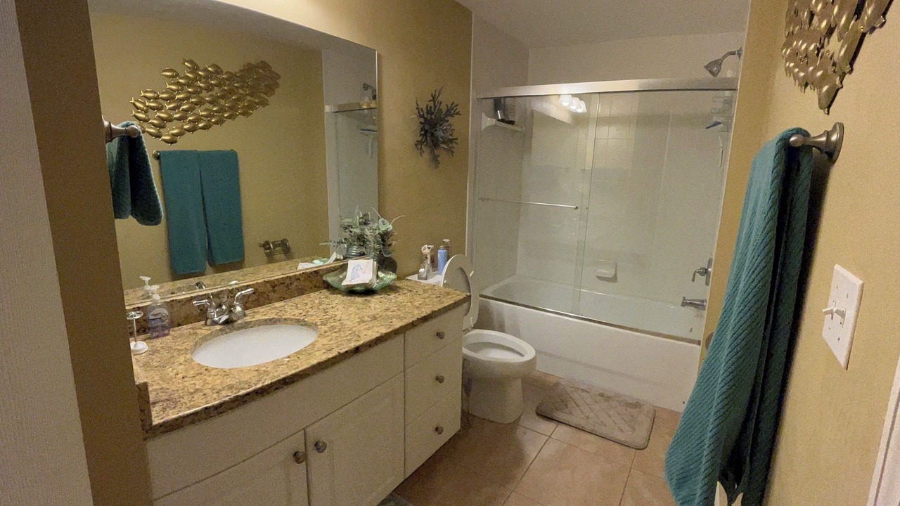 Photo of Bathroom in Suwannee