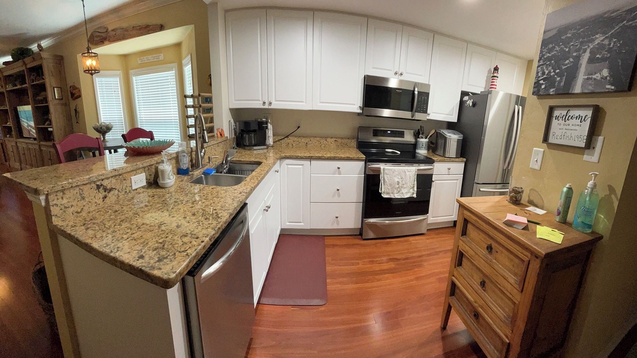 Photo of Kitchen in Suwannee