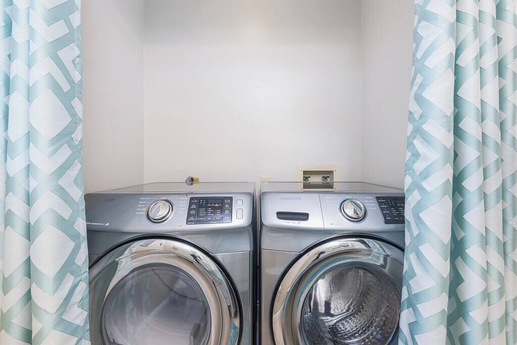 Photo of Bedroom in Bayshore Gardens