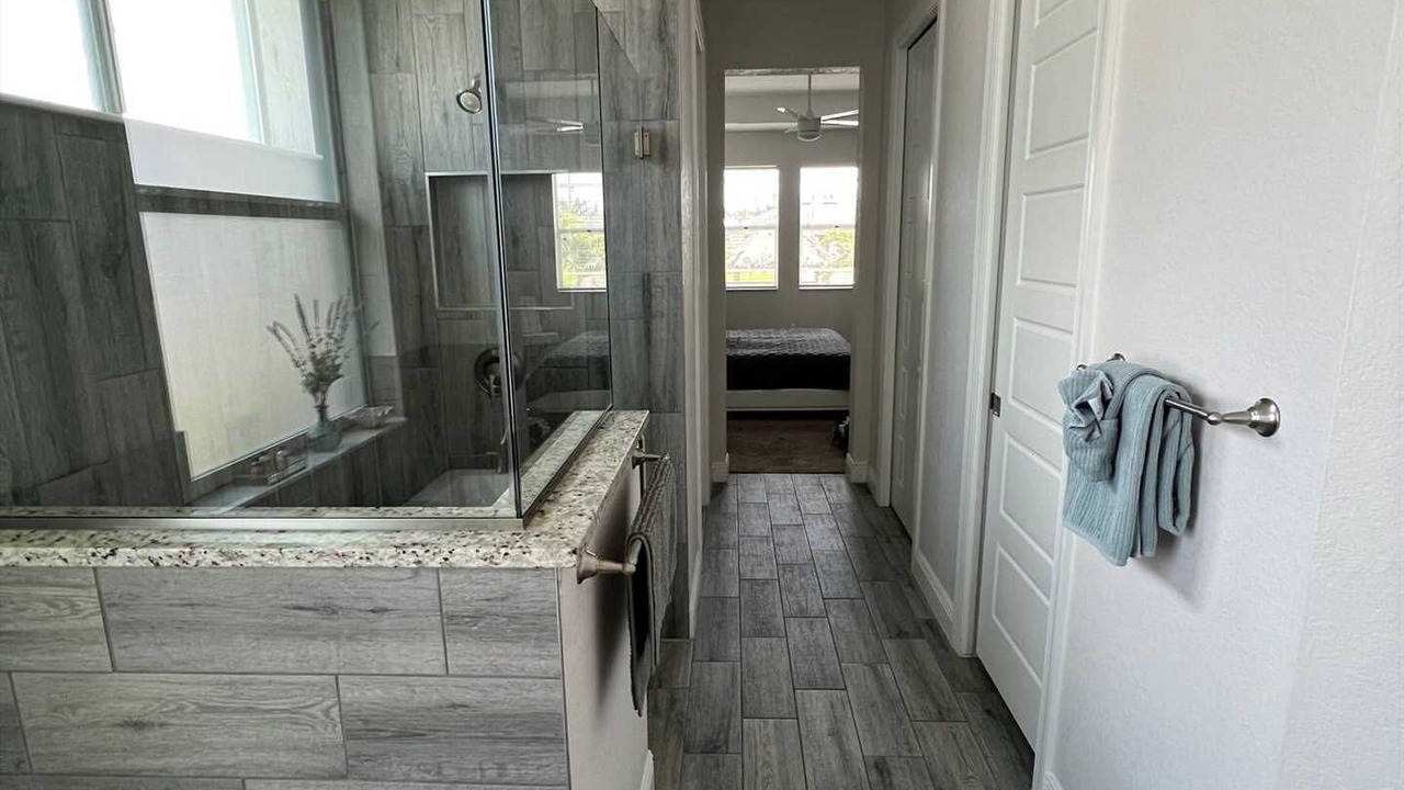 Photo of Bathroom in Trafalgar